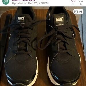 Nike Black and White Training Sneakers